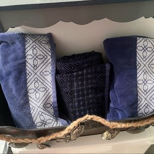 Shower curtain & bath towels